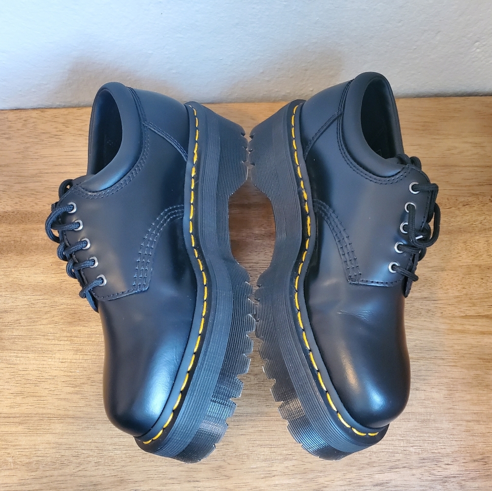 Like New!!!Dr Martens Quad Platform Casual/Work Mens Size 8 Ladies 9